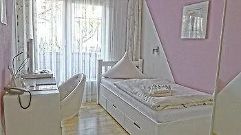 Marias Inn - Bed & Breakfast Garching bei Muenchen