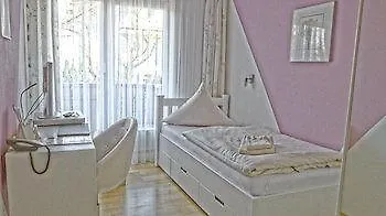Marias Inn - Bed & Breakfast Garching bei München